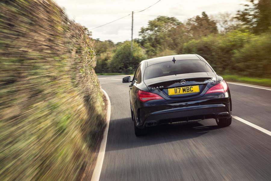  Mercedes-Benz CLA45 AMG 2013 года  (UK) (фото 22 из 30)